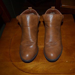 Woman's Pierre Dumas Boots  Size 7 1/2